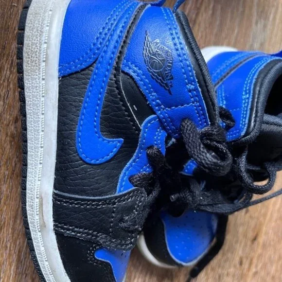 Nike Air Jordan Retro 1 MidHyper Royal Blue 6 c toddler - Picture 4 of 5